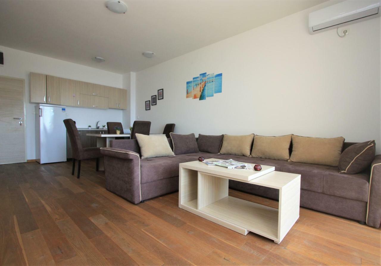 Amazing Sea View Zatvoren Apartment Budva